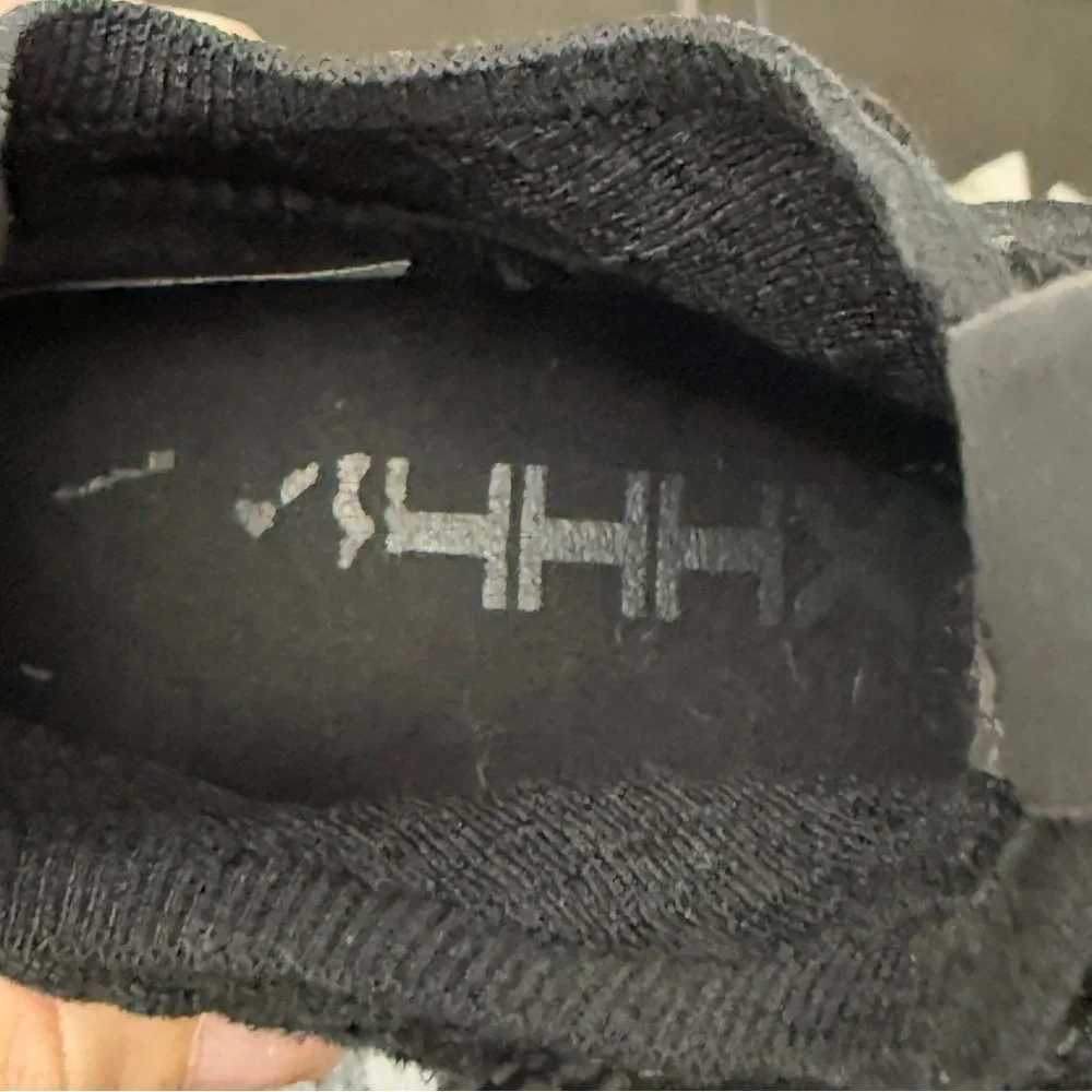 Nike Lebron 15 GS 'Black Gum' 922811-001 Size 6Y